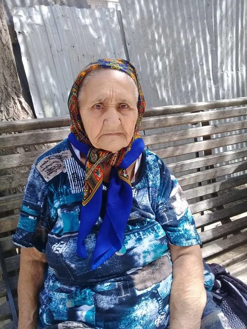 Azərbaycanlı məşhur müğənninin anasını yaşadığı mənzildən çıxarırlar — FOTO