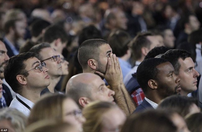 Klintonun qərargahında ağlaşmadır - FOTOLAR