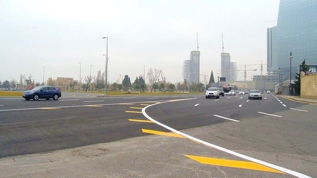 Neftçilər prospektində iki qatar relsi söküldü - FOTOLAR