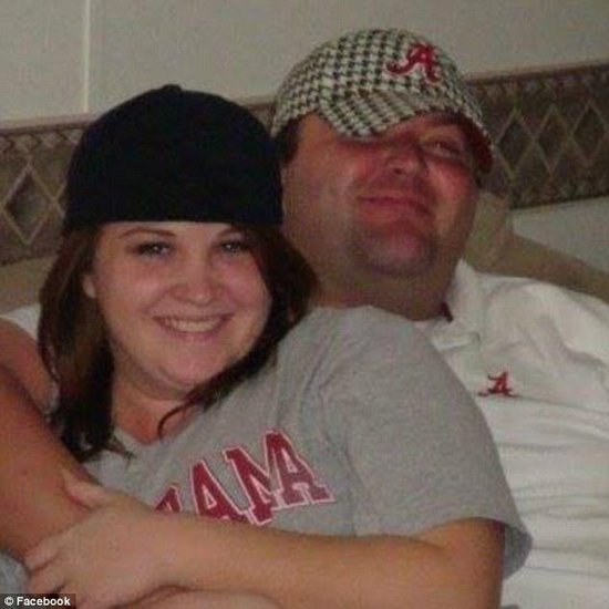 ŞOK ! 33 yaşlı müəllimin şagirdi ilə intim görüntüləri yayıldı - FOTOLAR