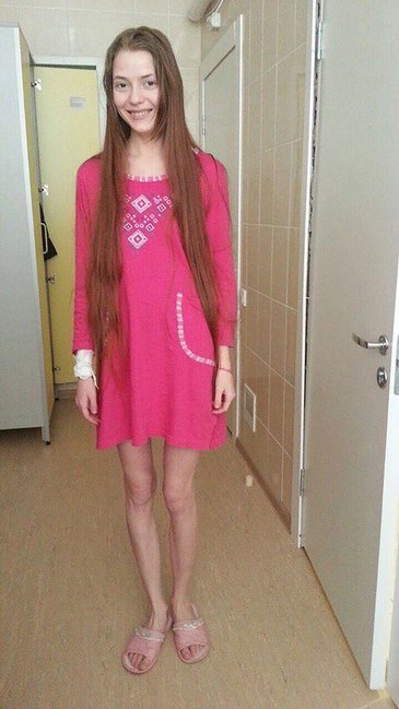 Biznesmen modeli 7 il seks köləsi kimi saxladı - FOTOLAR