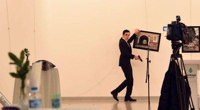 Səfirin güllələndiyi anı çəkən fotoqraf DANIŞDI: 