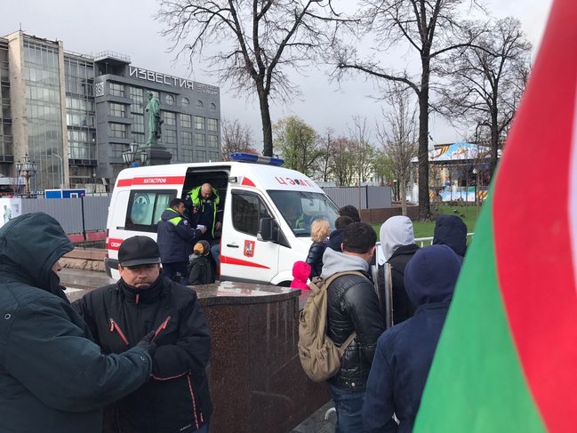 Moskvada ermənilərlə azərbaycanlılar arasında DAVA DÜŞDÜ - FOTOLAR