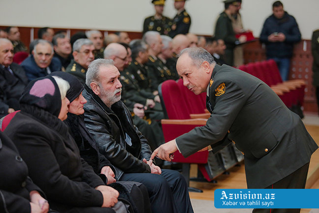 Zakir Həsənov və Mədət Quliyev şəhid Çingizlə vida mərasimində - FOTOLAR