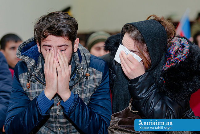 Zakir Həsənov və Mədət Quliyev şəhid Çingizlə vida mərasimində - FOTOLAR