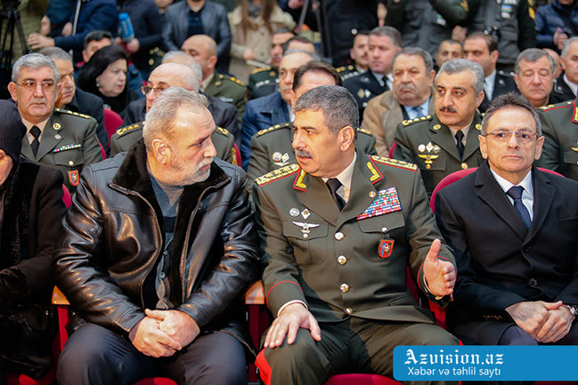 Zakir Həsənov və Mədət Quliyev şəhid Çingizlə vida mərasimində - FOTOLAR