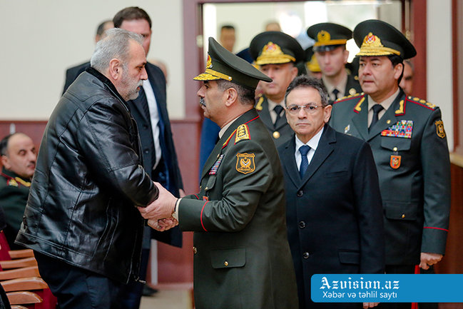 Zakir Həsənov və Mədət Quliyev şəhid Çingizlə vida mərasimində - FOTOLAR