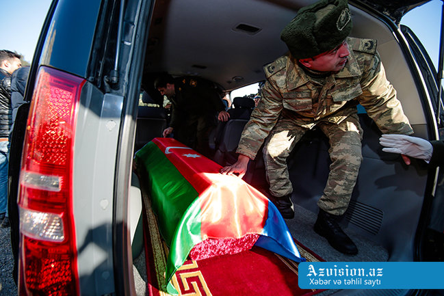 Zakir Həsənov və Mədət Quliyev şəhid Çingizlə vida mərasimində - FOTOLAR