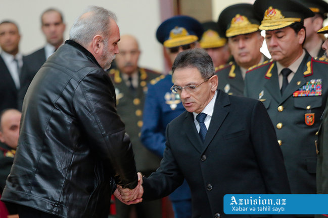 Zakir Həsənov və Mədət Quliyev şəhid Çingizlə vida mərasimində - FOTOLAR