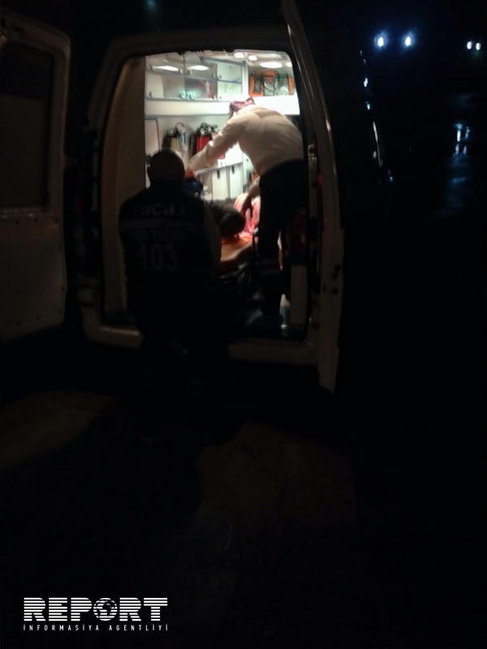 Bakıda küçədə huşsuz, çılpaq kişi tapılıb - FOTOLAR