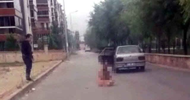 Yolda yanan lüt qızı görənlər dəhşətə gəldilər - VİDEO - FOTO