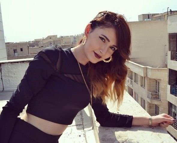 İranlı qız bikini ilə müsabiqəyə qatıldı: Mollalar... - FOTOLAR