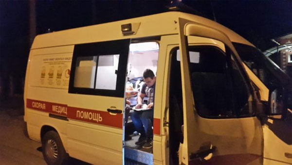 İnternetdə qadınla tanış olan