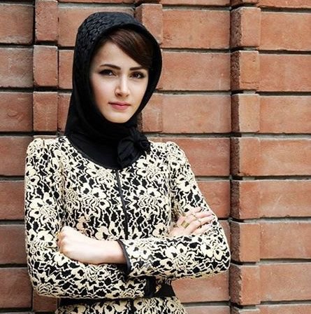 İranlı qız bikini ilə müsabiqəyə qatıldı: Mollalar... - FOTOLAR