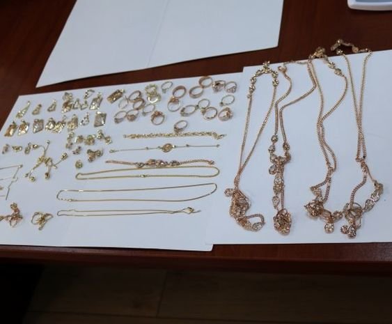 Gömrükdə RƏZALƏT: Qadının daxili orqanından elə şeylər tapdılar ki... - FOTOLAR