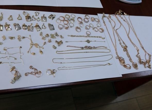 Gömrükdə RƏZALƏT: Qadının daxili orqanından elə şeylər tapdılar ki... - FOTOLAR