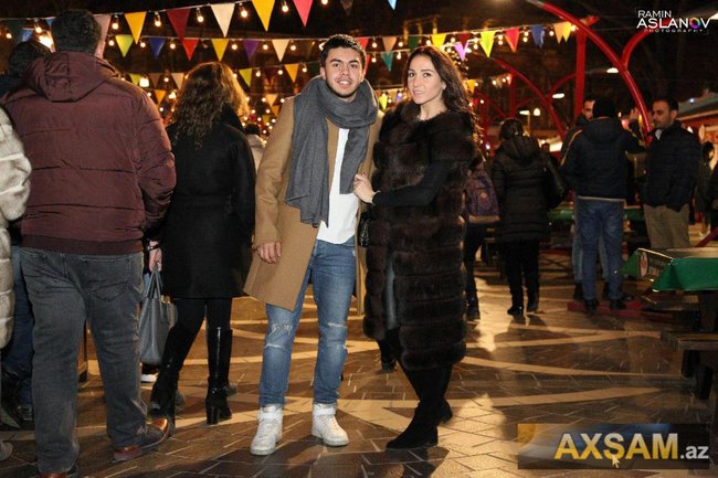 Azərbaycanlı müğənni xanımı ilə - FOTOLAR