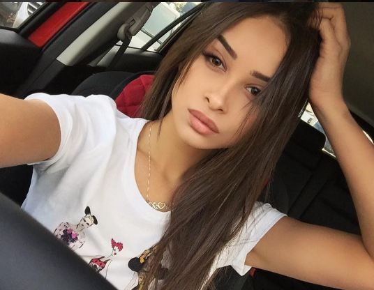 440 min izləyicisi olan Alina 