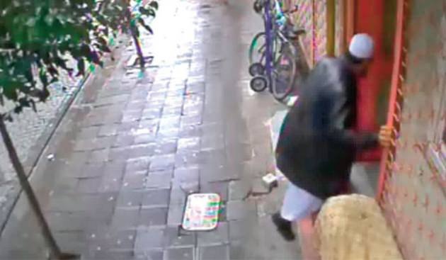 Ruslar dindar kişini belə öldürdü - FOTOLAR