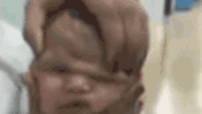 Xəstəxanada tibb bacısından yeni doğulan körpəyə qarşı ŞOK HƏRƏKƏT - ANBAAN VİDEO