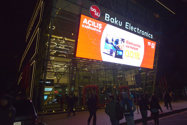 Nərimanovda Qafqazın ən böyük elektronika mağazası açıldı