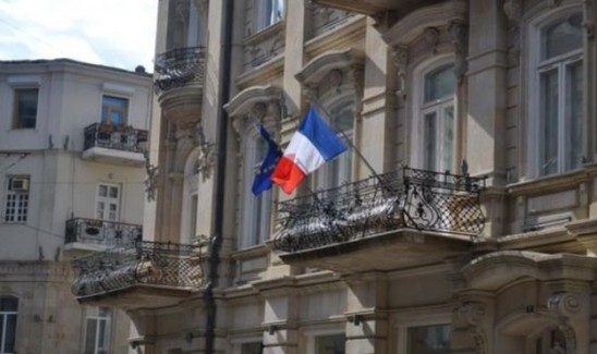 Fransa Ermənistana silah satdığını inkar edir