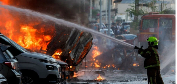 Qəzzadan dəhşət saçan FOTOLAR: Şəhər dağılır