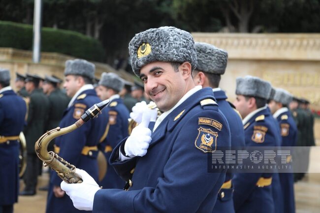 Bakıda hərbi orkestrlərin müşayiəti ilə Zəfər yürüşü başlayıb - FOTO