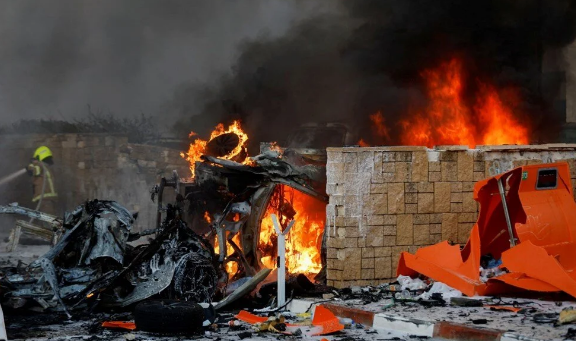 Qəzzadan dəhşət saçan FOTOLAR: Şəhər dağılır