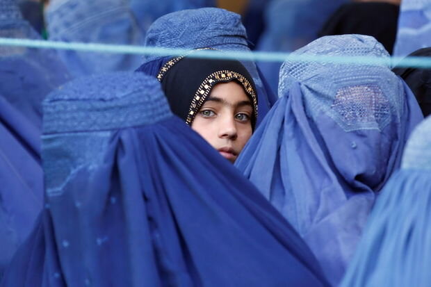 "Taliban" qadınlara kişilərin müşayəti olmadan həkimə getməyi qadağan etdi