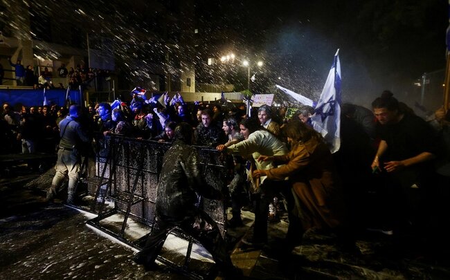 NYT: "Mossad" İsraildə insanları hökumət əleyhinə etirazlarda iştiraka təşviq edib