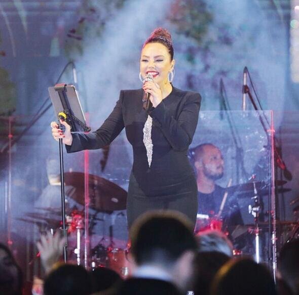 Tanınmış modelyerin toyunda "ulduz" yağdı - FOTOLAR