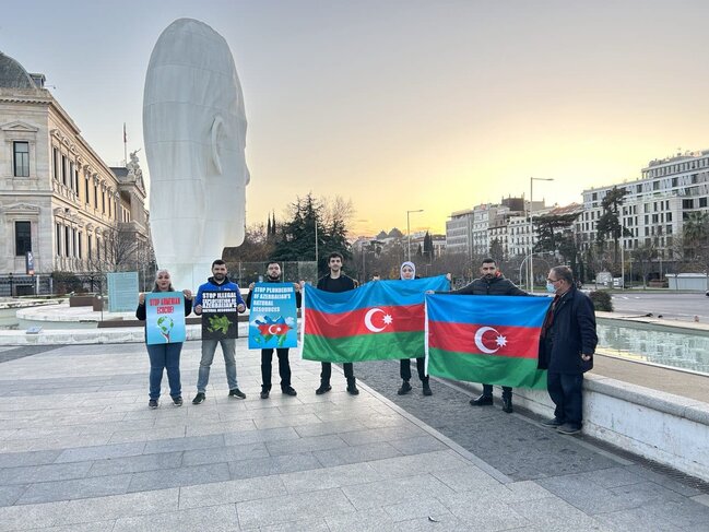 Erməni ekoterroruna Madriddə etiraz edilib - FOTO