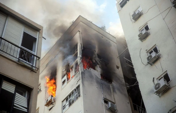 Qəzzadan dəhşət saçan FOTOLAR: Şəhər dağılır