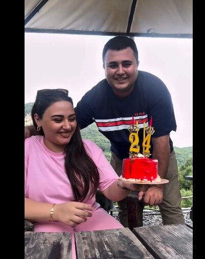 Almaxanım HƏYAT YOLDAŞI İLƏ - YENİ GÖRÜNTÜLƏRİ