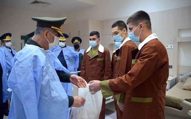 Zakir Həsənov hərbi hospitalı ziyarət edib - FOTOLAR