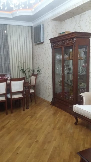 Təcili Badamdar qəsəbəsində mənzil satılır!