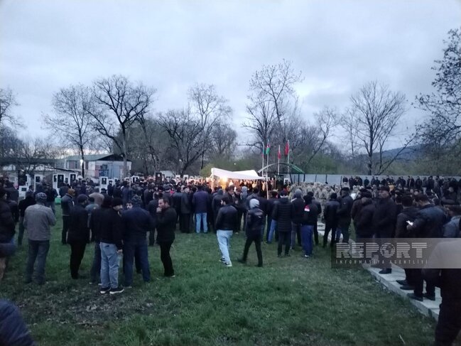 Minaya düşərək həlak olan hərbi qulluqçu Qəbələdə dəfn olunub - YENİLƏNİB + FOTO/VİDEO