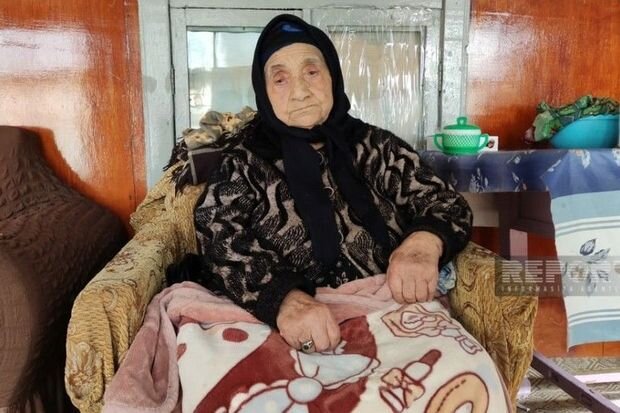 Cəlilabadda 101 yaşlı seçici səs verib - FOTO