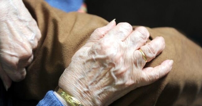 102 yaşlı qadından dəhşətli cinayət - Qocalar evində şok yaşandı