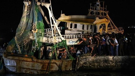 Qaçqın gəmisindən DƏHŞƏTLİ görüntü: 26 gənc qızın cəsədi tapıldı