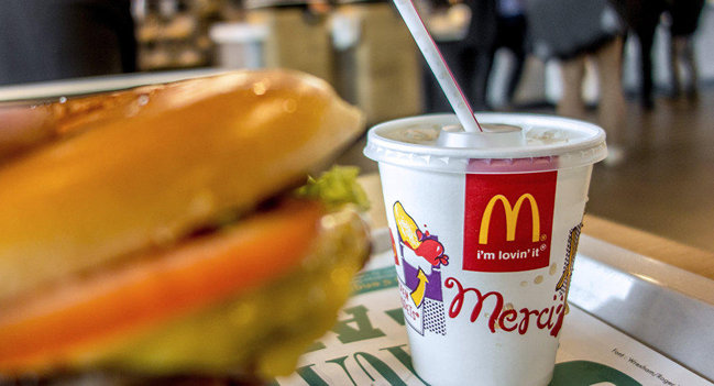 McDonald`s-da yeməkdən qurdlar çıxdı - VİDEO