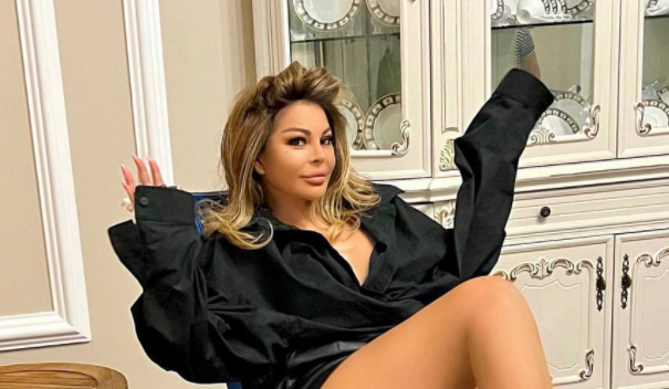 54 yaşlı Aygün Kazımova mini "şortik"də ELƏ GÖRÜNTÜSÜNÜ PAYLAŞDI Kİ... - VİDEO