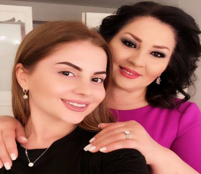 Ana və balanın yeni il üçün özəl çəkilişi - VİDEO