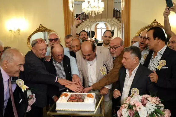 Hababam Sinifinin əfsanəvi aktyorları 50 ildən sonra görüşdü