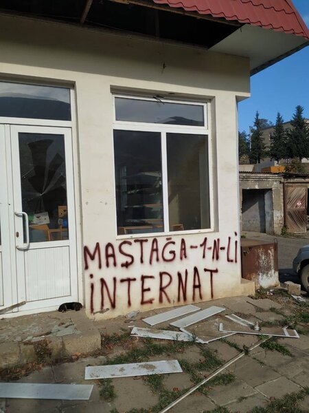 İnternatda böyüyən qəhrəmanımız məşhur FOTOLARından DANIŞDI