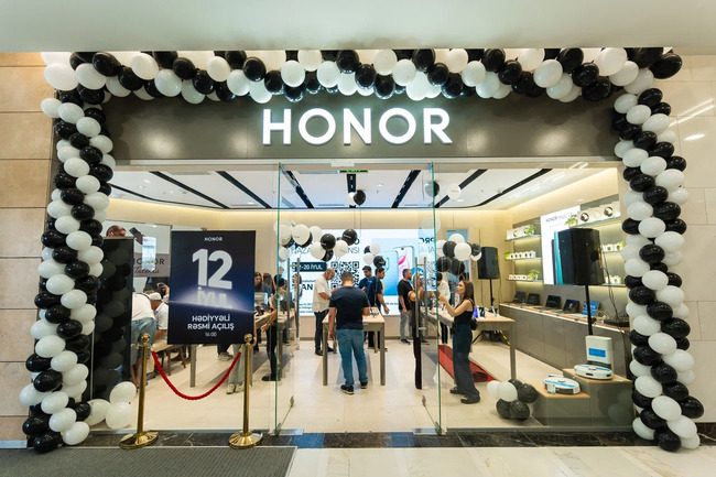 HONOR Azərbaycanda ilk rəsmi brend mağazasını açdı