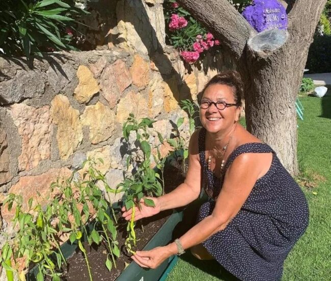 Məşhur aktrisanın Çeşmədəki qırmızılı villası - FOTOLAR