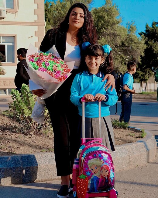 Övladlarını birinci sinfə yola saldılar - Fotolar