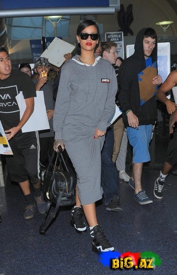 Rihanna Pumanın yeni siması oldu - FOTO
